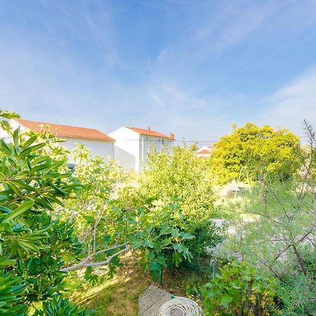 Apartments Slavica R Banjol Bagian luar foto