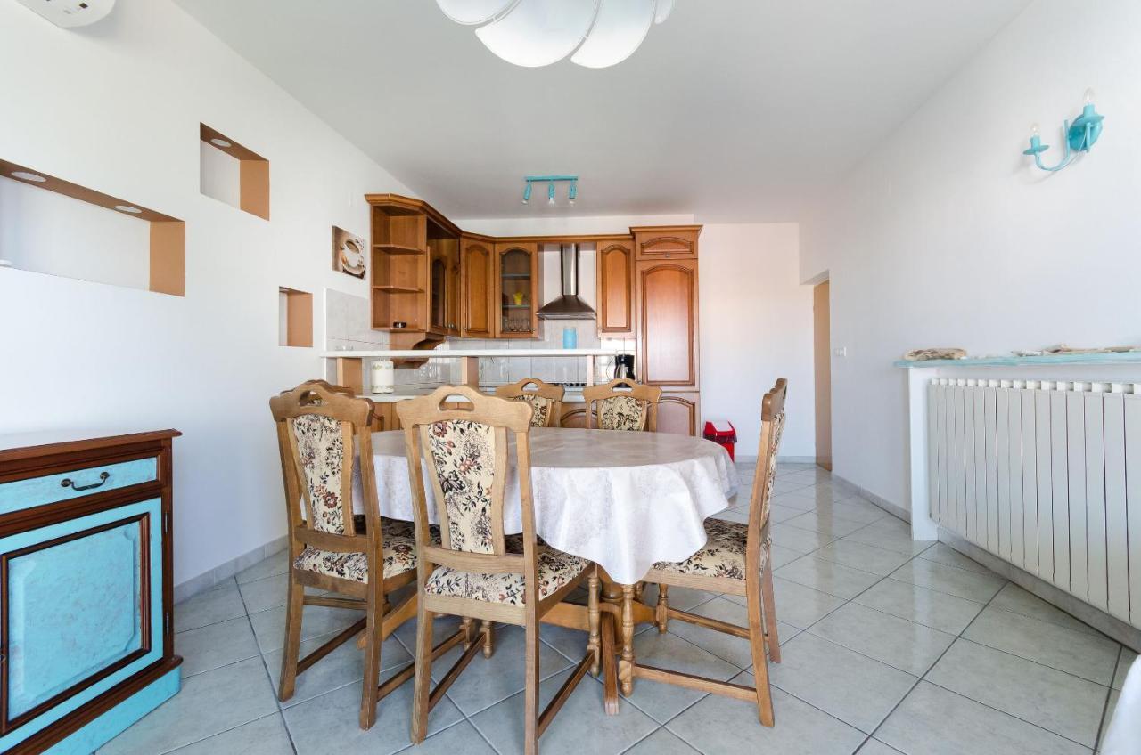 Apartments Slavica R Banjol Bagian luar foto