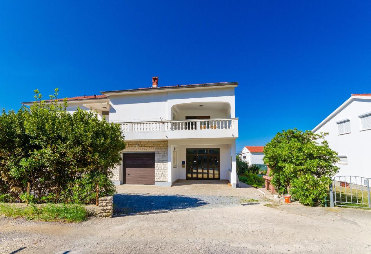 Apartments Slavica R Banjol Bagian luar foto
