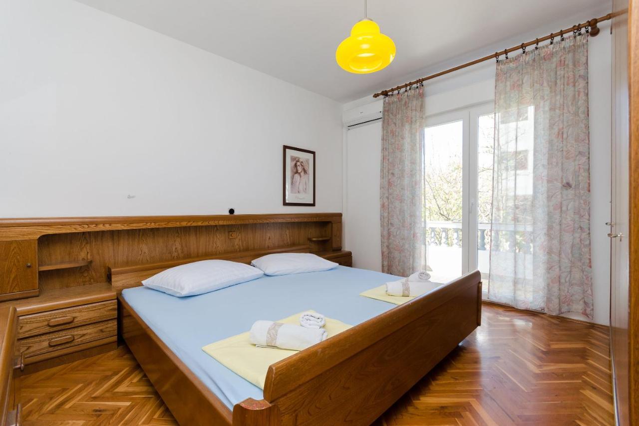 Apartments Slavica R Banjol Bagian luar foto