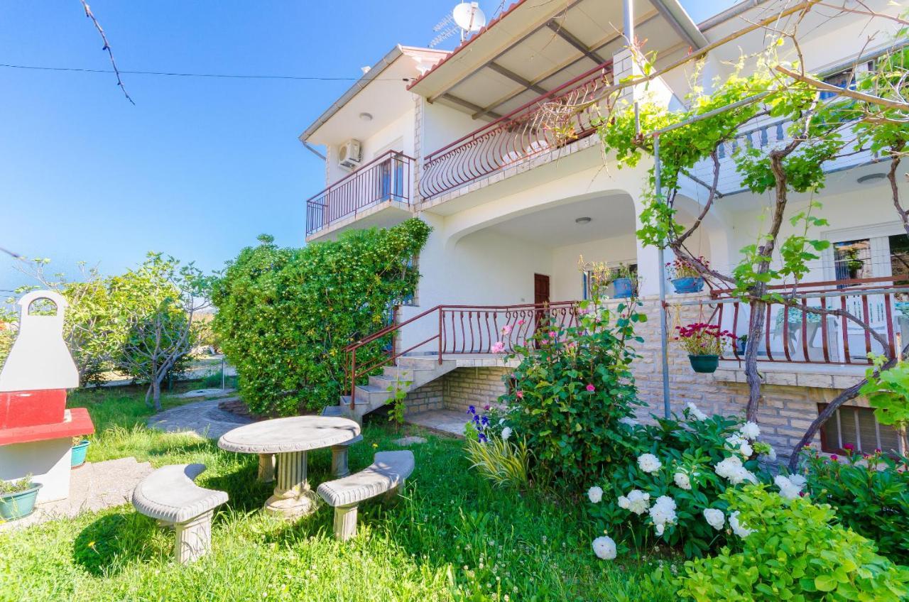 Apartments Slavica R Banjol Bagian luar foto