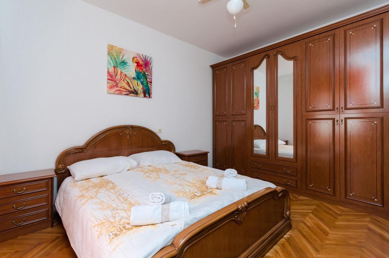 Apartments Slavica R Banjol Bagian luar foto