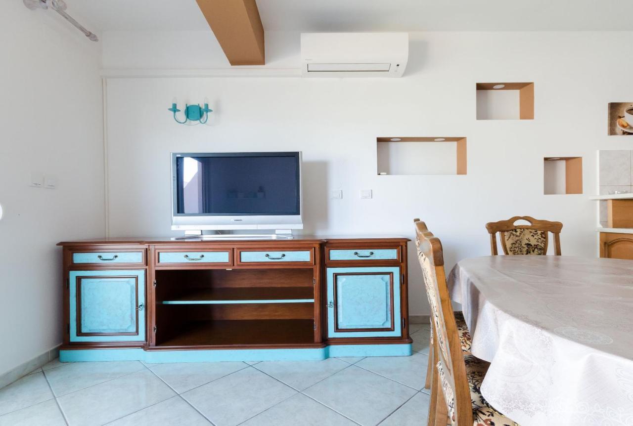 Apartments Slavica R Banjol Bagian luar foto