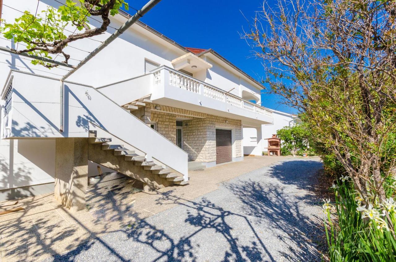 Apartments Slavica R Banjol Bagian luar foto