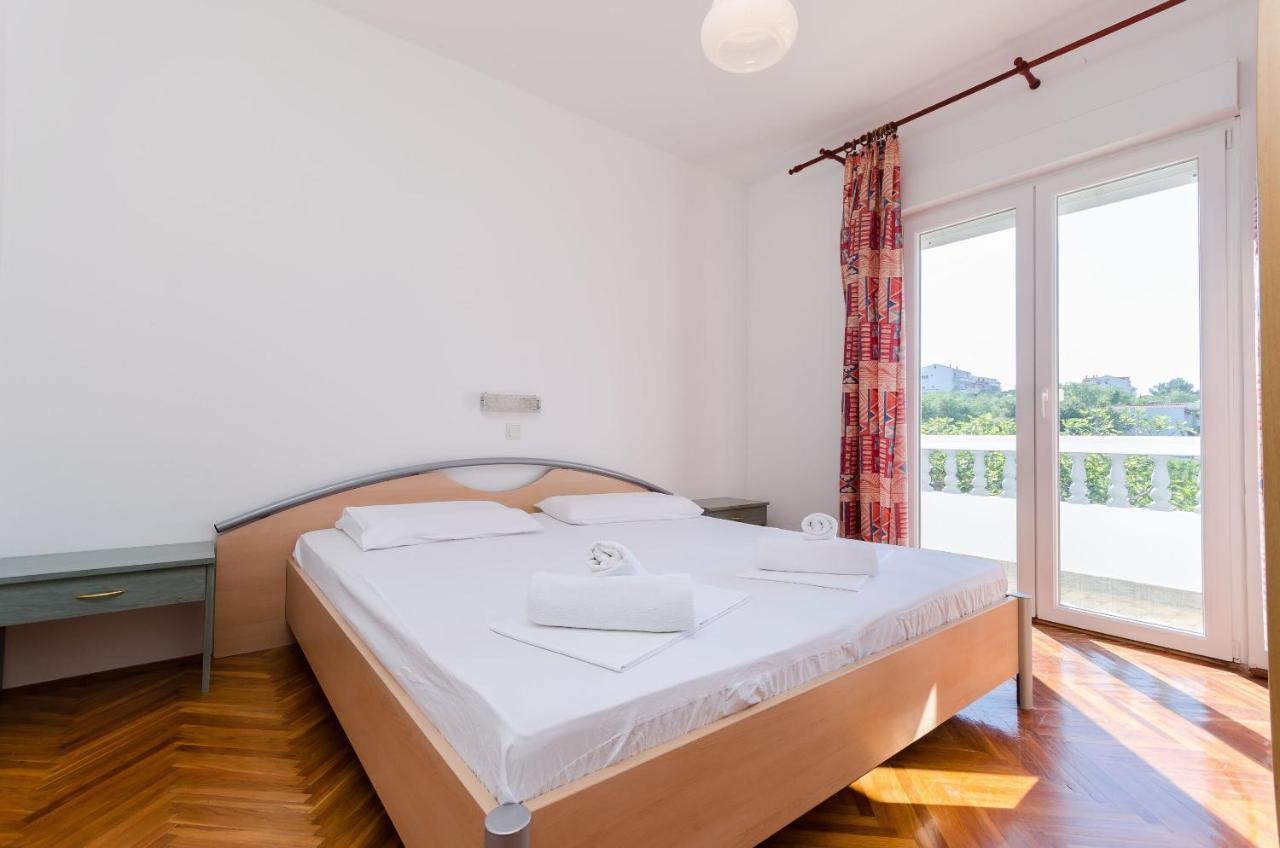 Apartments Slavica R Banjol Bagian luar foto