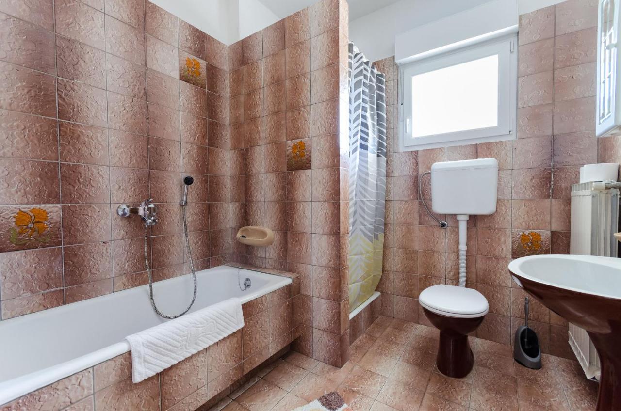 Apartments Slavica R Banjol Bagian luar foto