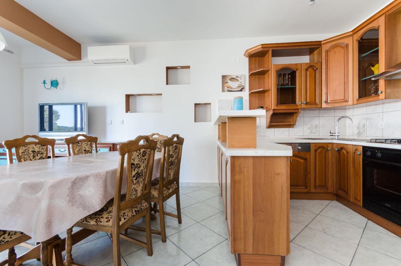 Apartments Slavica R Banjol Bagian luar foto