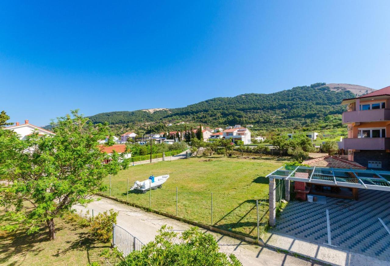 Apartments Slavica R Banjol Bagian luar foto