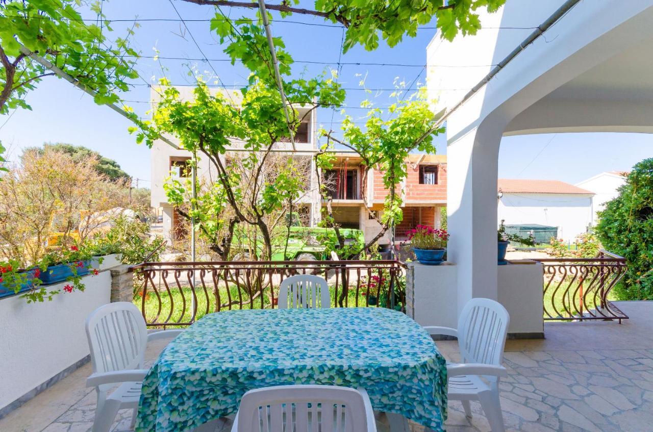 Apartments Slavica R Banjol Bagian luar foto