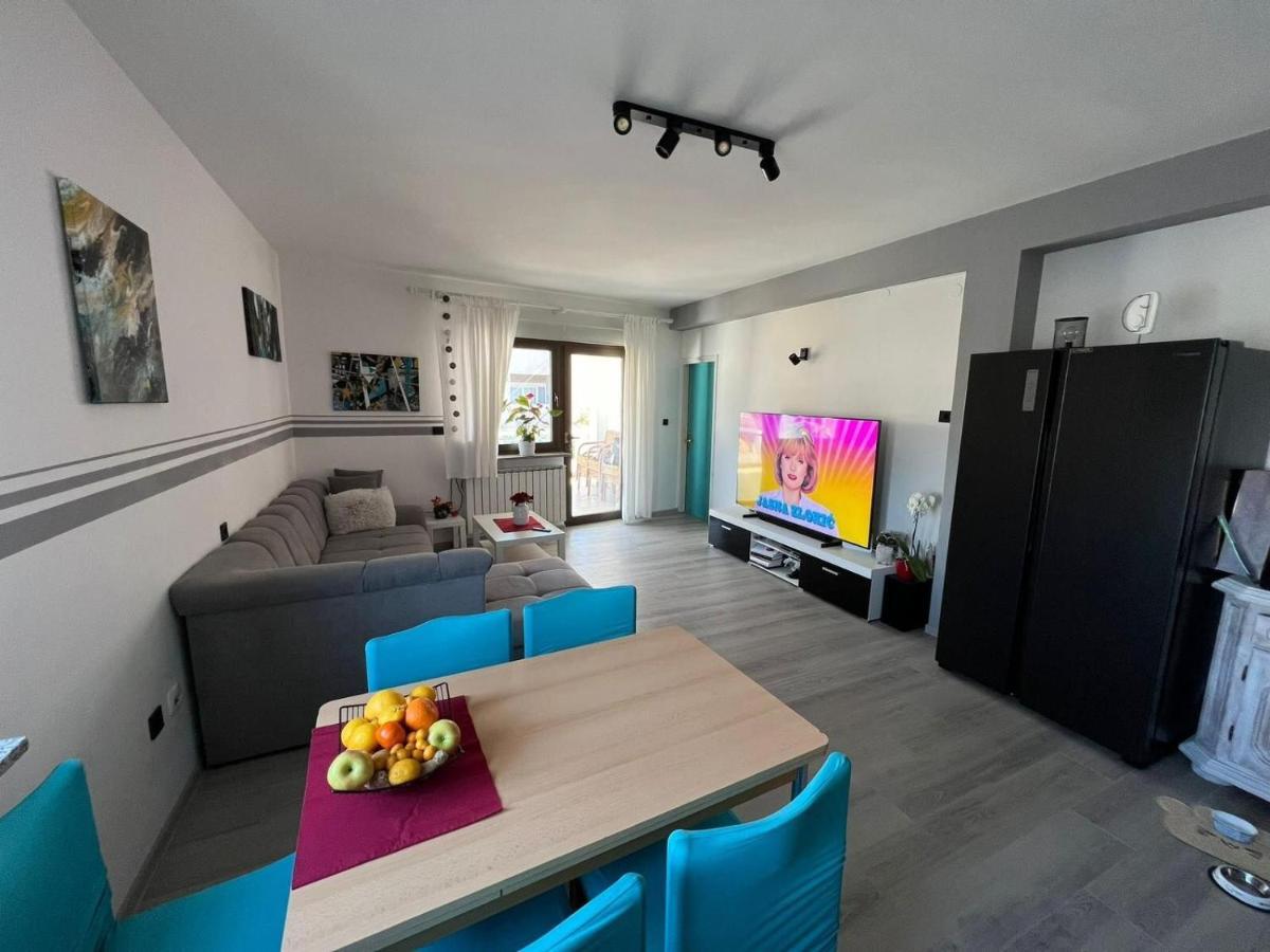 Apartments Slavica R Banjol Bagian luar foto